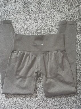 NVGTN Leggings in taupe